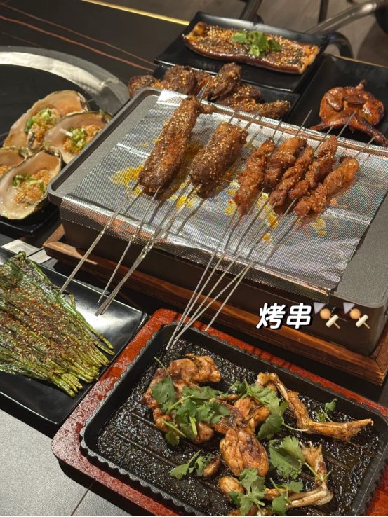 LA罗兰岗|开到凌晨2点!烧烤+铁锅炖夜宵😍 图 3