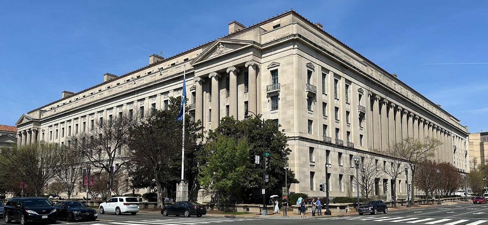 司法部起诉要求撤销40人国籍 9宗在加州 入籍公民需要知道什么